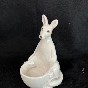 Fitz and Floyd porcelain Kangaroo pepper / spice shaker
